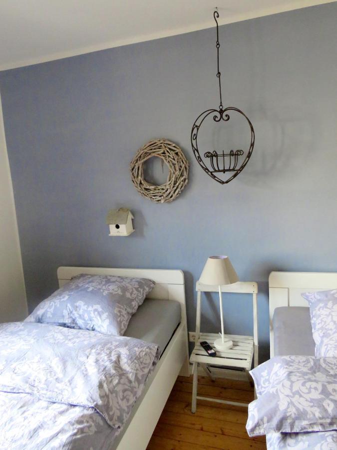 Gut Brueggen Apartment Kerpen  Bagian luar foto